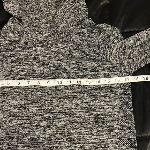 Forever 21 Women’s Gray Cowl Neck Pullover Athletic Top Size M - Picture 7 of 8